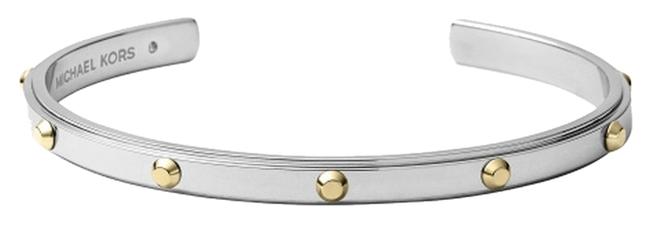 سوار مايكل كورس الفضي من الفولاذ المقاوم للصدأ مع مسامير ذهبية