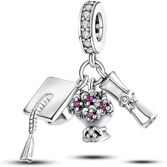 قلادة التخرج من باندورا